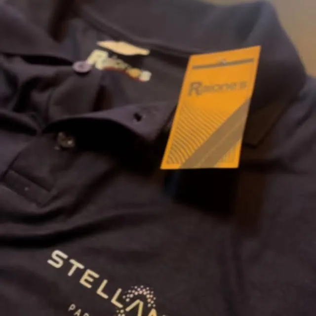 Uniforme Stellantis feito pela Raiones